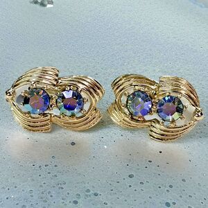 Earrings Screwback Aurora Borealis silvertone tone 1 inch Vintage